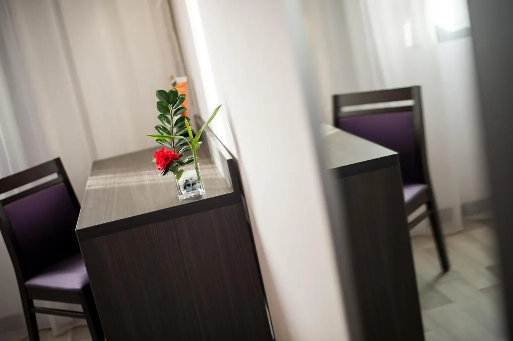Hotel Eurocentre 3* Toulouse Nord Castelnau-dʼEstrétefonds