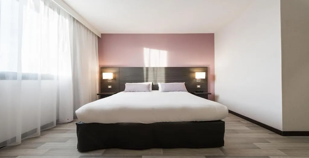 Hotel Eurocentre 3* Toulouse Nord Castelnau-dʼEstrétefonds